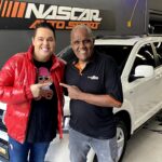 Carro do Fofoquito ganha nova vida pelas mãos do CEO Ney na Nascar Auto Sport