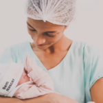 Rayssa Leal comemora chegada da irmã caçula após meses de espera